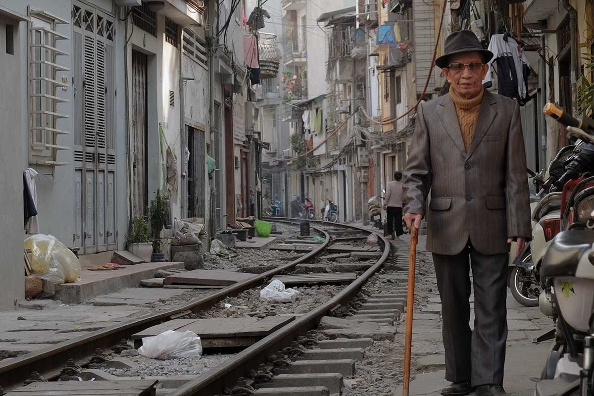 Life on Hanoi's inner-city railway